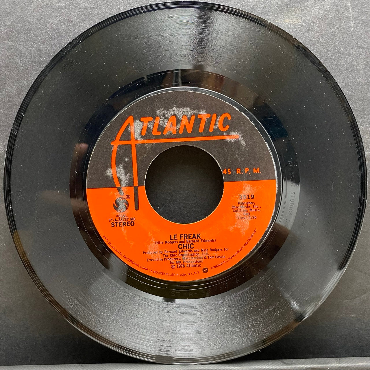 Chic – Le Freak / Savoir Faire [7"]