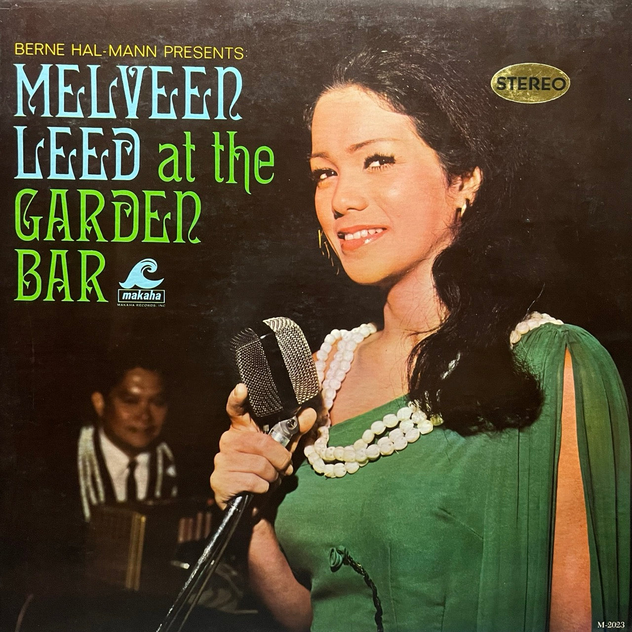 Melveen Leed - At The Garden Bar