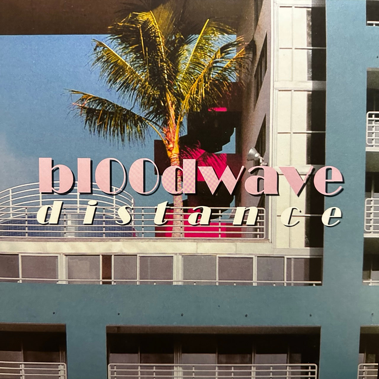 bl00dwave – Distance